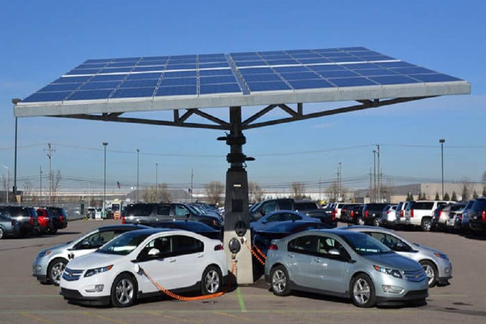 Así es la primera estación de carga solar para eléctricos