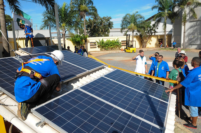 canvi d'una placa solar fotovoltaica