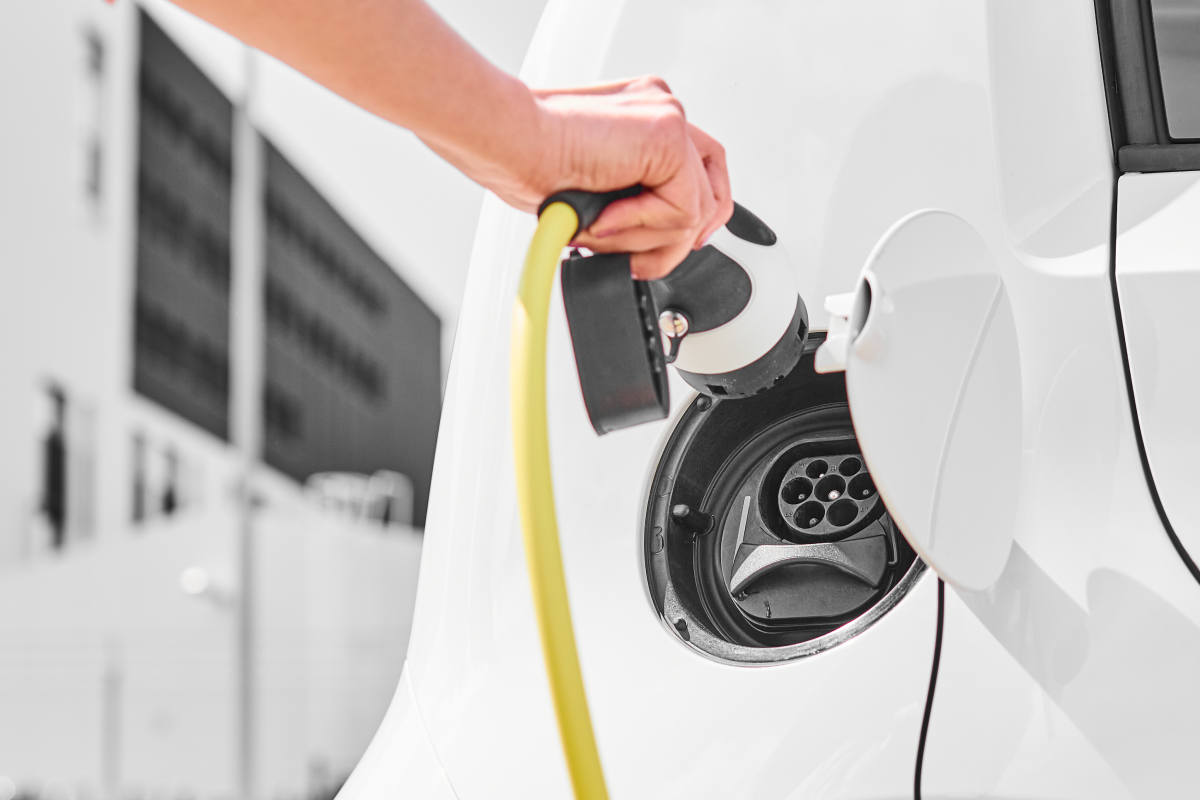 Puntos de recarga de coche eléctrico: ventajas y mitos asociados