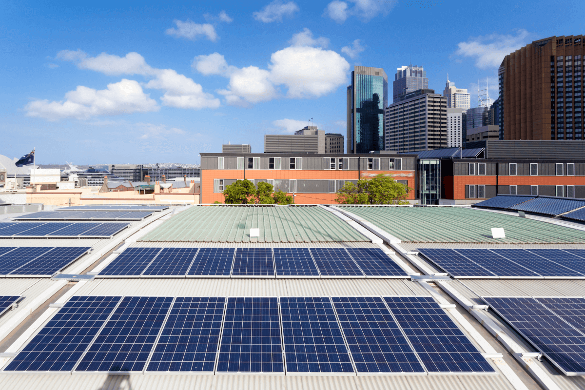 3 beneficis d’instal·lar plaques solars en empreses