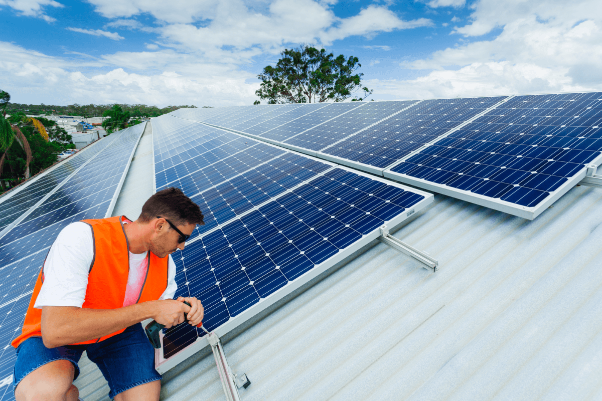 Beneficios del mantenimiento de paneles solares