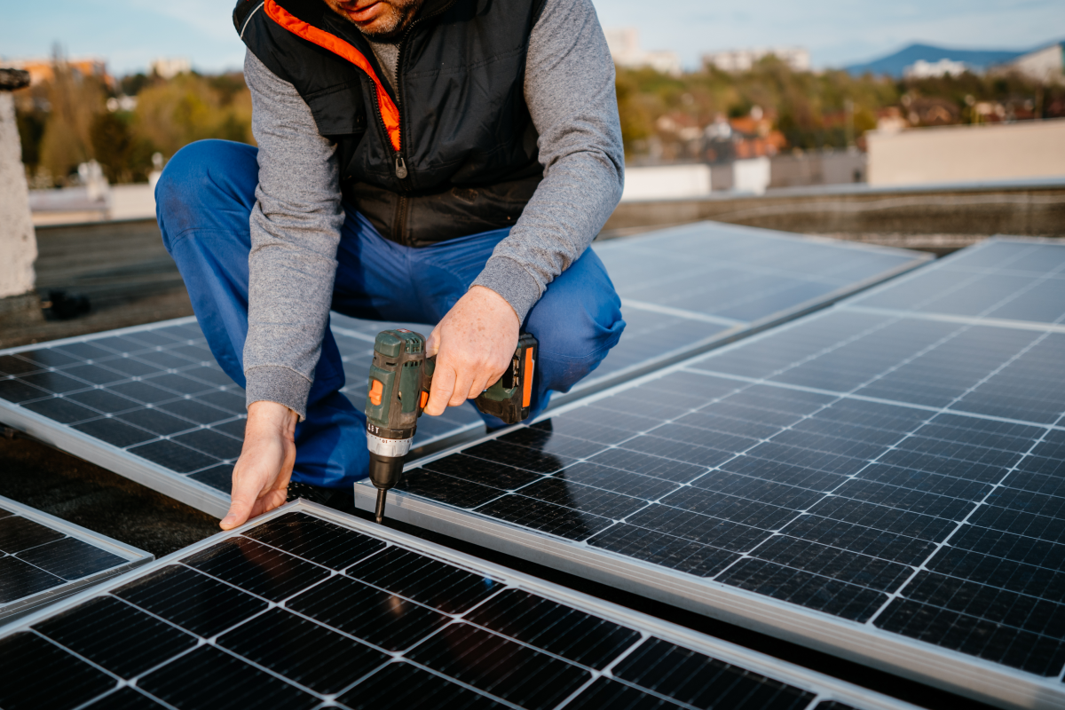 Por qué instalar placas solares en empresas?