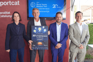 Presentació de la 20a edició de l’ITF World Tennis Masters Tour MT1000 Barcelona a l’espai #esportcat, amb Eva Bes i el Sr. Abel García Marín, representant del Departament d’Esports de la Generalitat de Catalunya, juntament amb la imatge oficial del torneig patrocinat per Factorenergia.