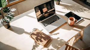 Trucos de ahorro en la factura de luz para el teletrabajo en la vuelta a la rutina de septiembre